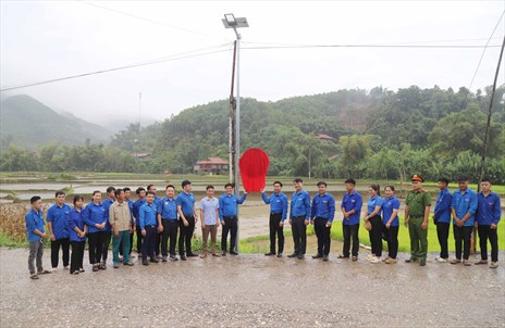 Khánh thành công trình thanh niên "Tuyến đường thắp sáng làng quê"