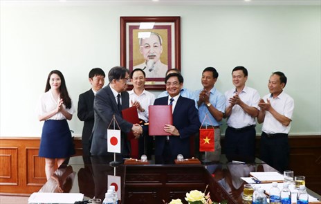 Lễ ký kế hoạch thực hiện Dự án "Nâng cao năng lực sản xuất than" năm tài khóa 2019