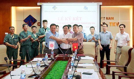 Lễ ký kết chuyển giao kỹ thuật về khai thác - an toàn tại nước sản xuất than đá năm tài khóa 2018
